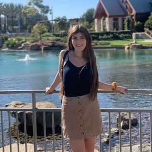 Meet your Posher, Chloe